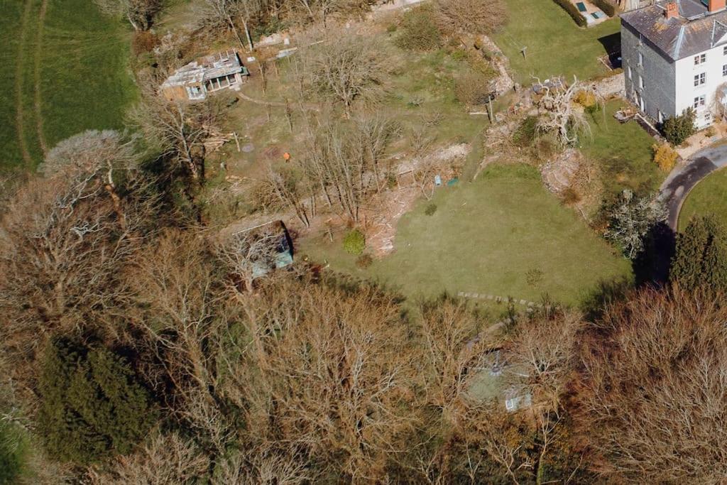 The Roundhouse - Unique Space Nestled In The Trees Begelly Buitenkant foto